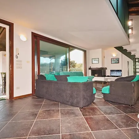 Alberta Villa